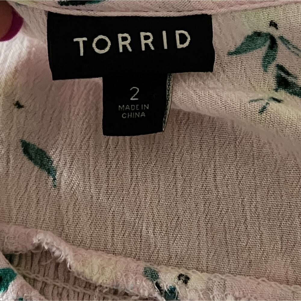 TORRID pale pink floral Crinkle Gauze Smocked Button-Front Top plus size 2X - Picture 7 of 8